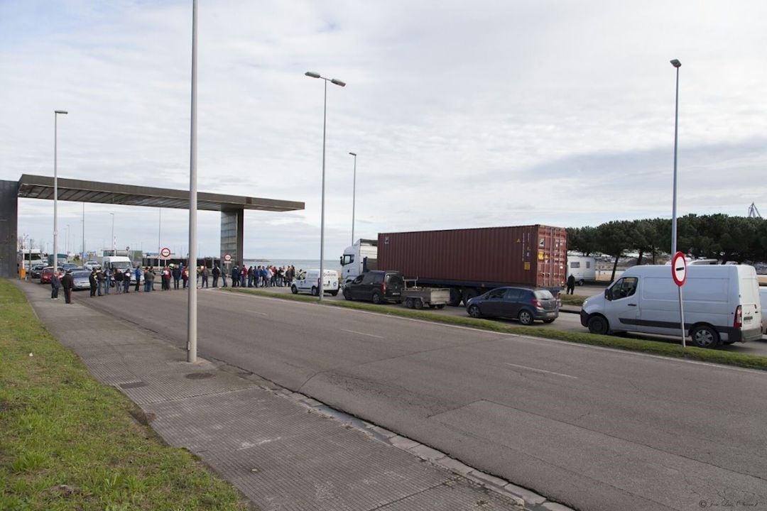 La plantilla de EHBISA llevó sus protestas a los accesos portuarios. 