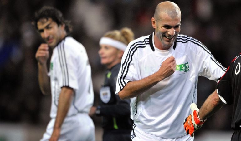 Raúl y Zidane, en un partido benéfico jugado en 2008.