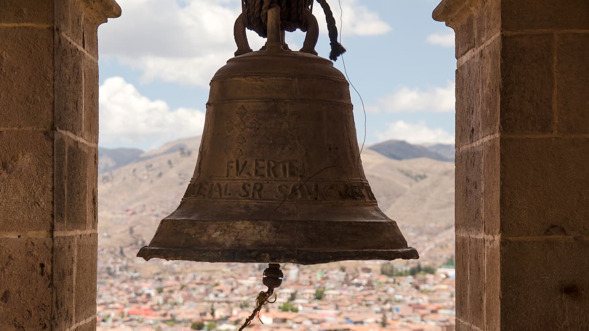 ¿ Por qué ya no doblan las campanas ?