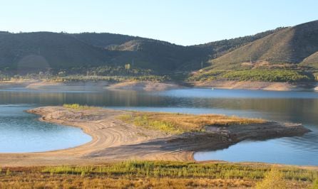 El embalse de Buendía desde la ruta de las Caras.