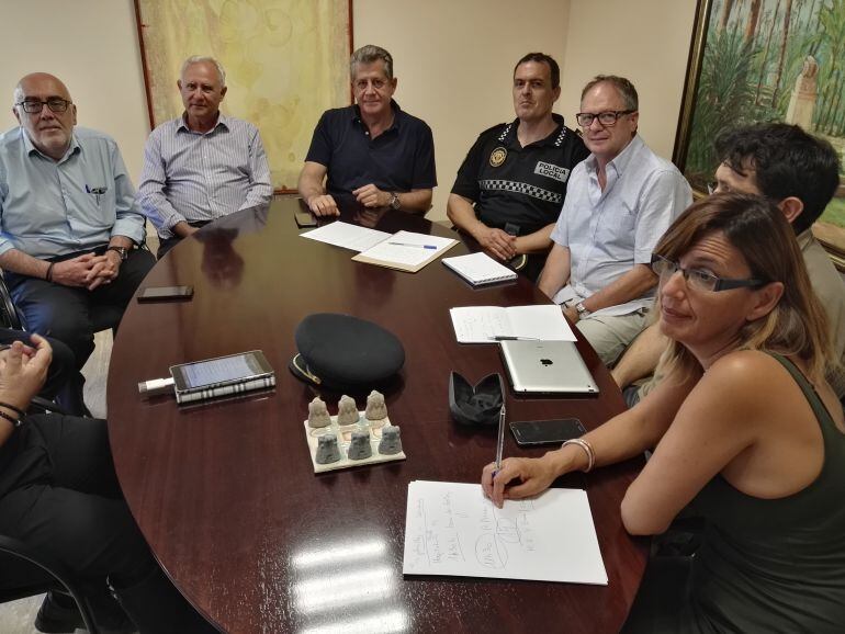 Reunión para preparar el dispositivo de seguridad y sanitario para la Nit de l'Albà