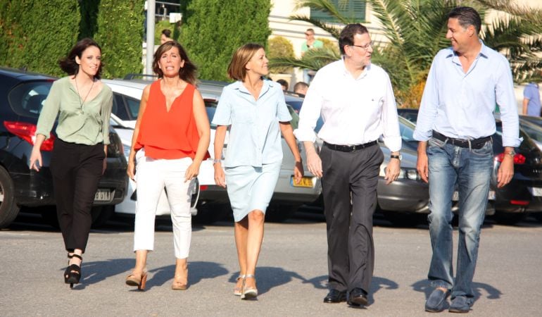 Andrea Levy, Alicia Sánchez-Camacho, María Dolores de Cospedal, Mariano Rajoy y Xavier García Albiol, en el acto de presentación de este último como candidato del PP a las elecciones catalanas del 27-S