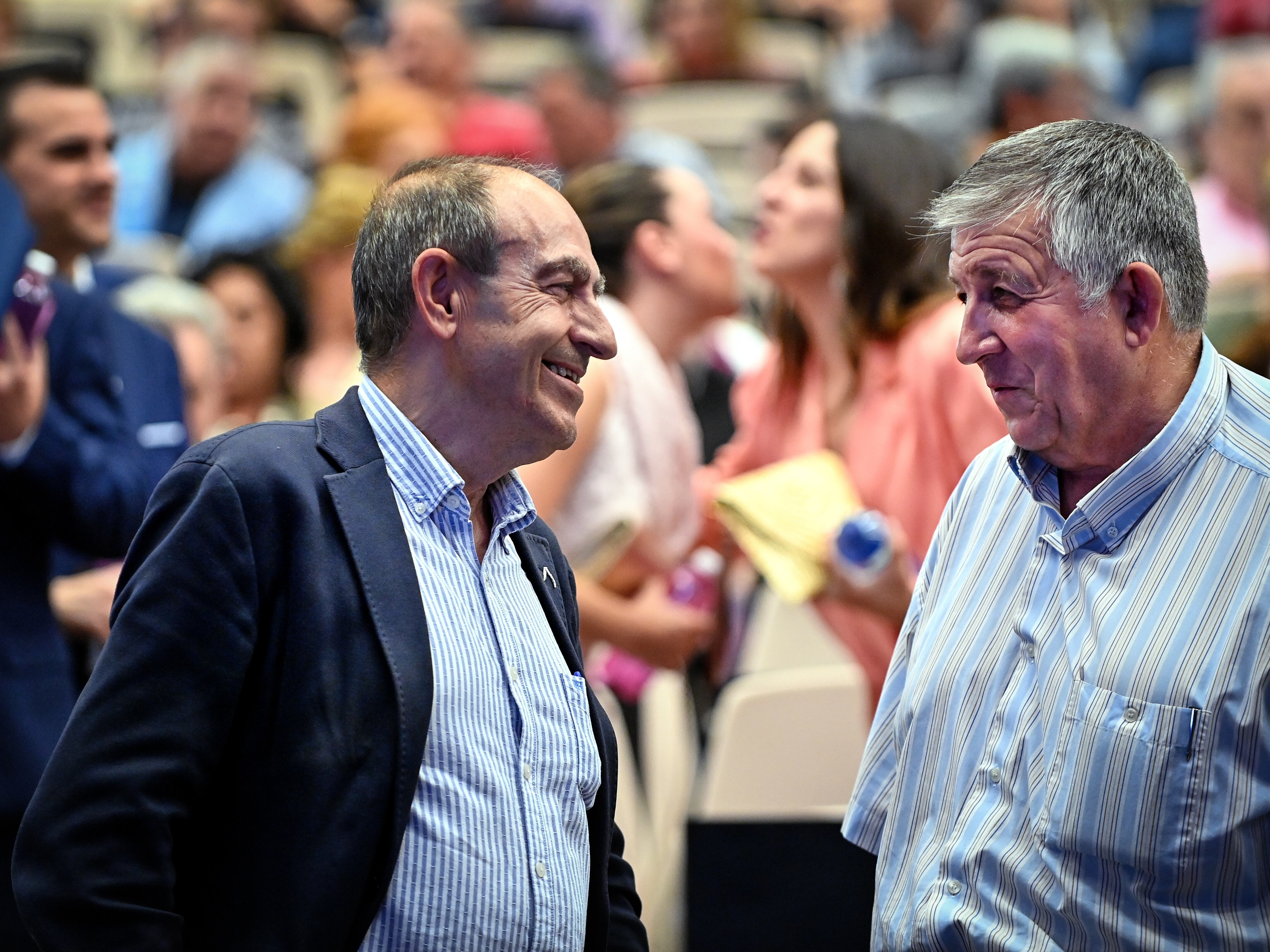 El delegado provincial de Economía, Empresas y Empleo, Nicolás Merino, y el presidente de la Asociación Agraria de Jóvenes Agricultores (ASAJA) Albacete, Jorge Navarro.