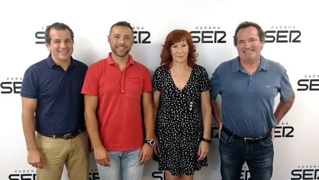 En el centro, Oscar Soler y María Dolores Sánchez, junto a José Manuel Albentosa