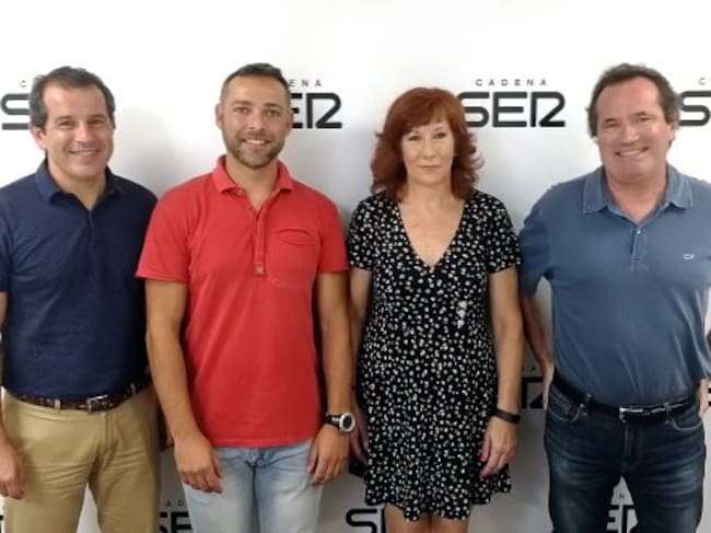 En el centro, Oscar Soler y María Dolores Sánchez, junto a José Manuel Albentosa