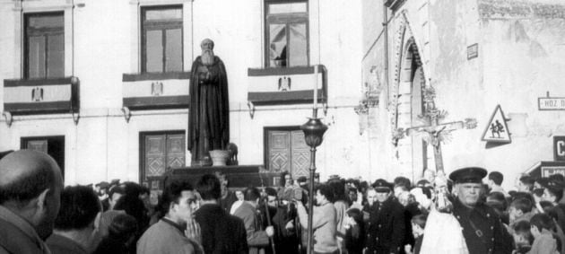 Talla de San Antón de Fausto Culebras.