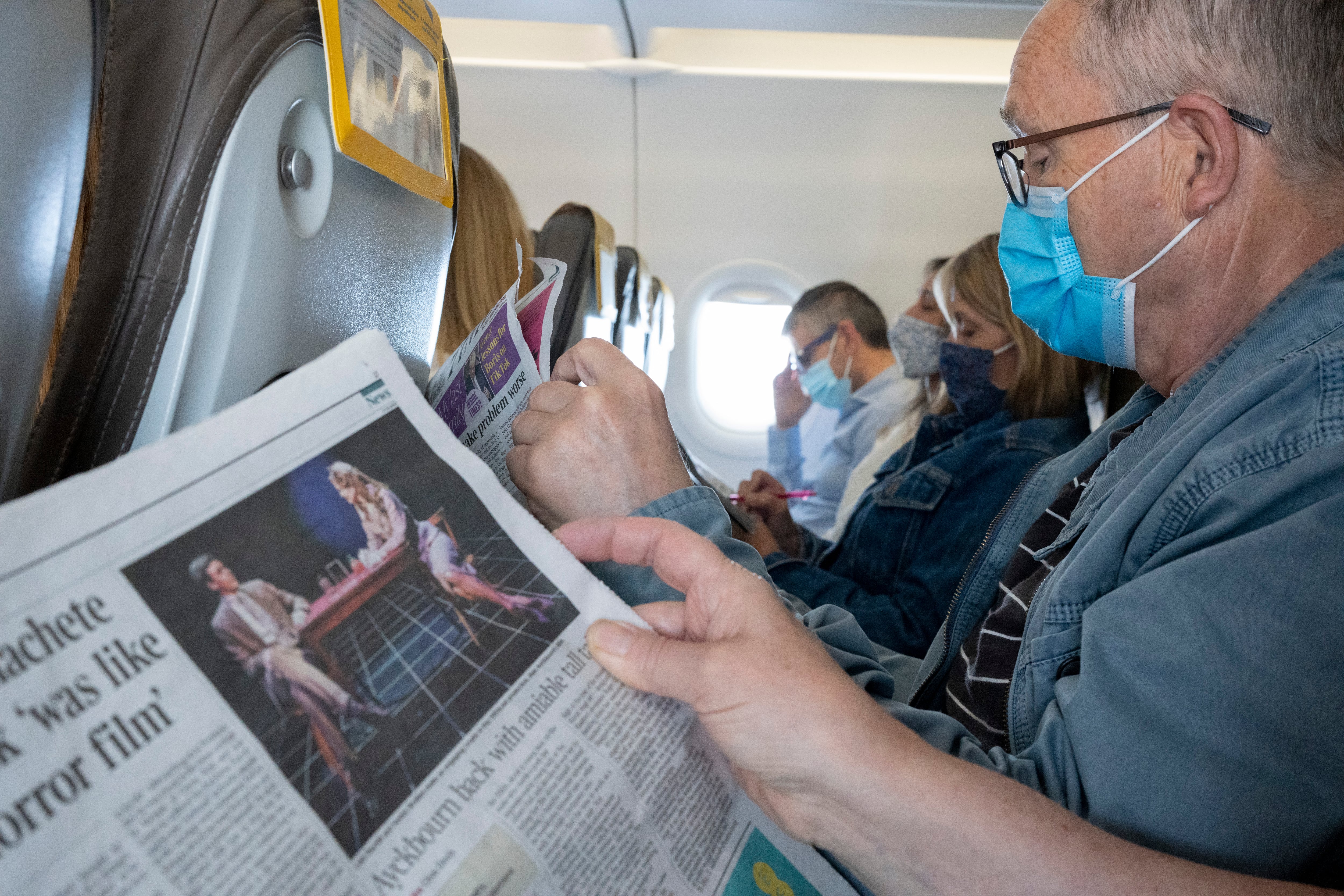 La mascarilla seguirá siendo obligatoria en el interior de los aviones.