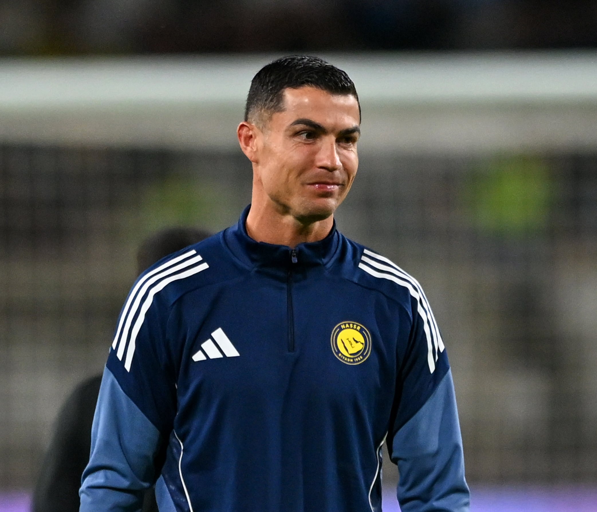 Cristiano Ronaldo calentando en un partido con el Al Nassr
