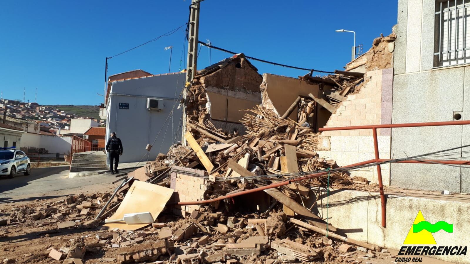 Derrumbe en vivienda unifamiliar en calle Fernando el Santo de Puertollano