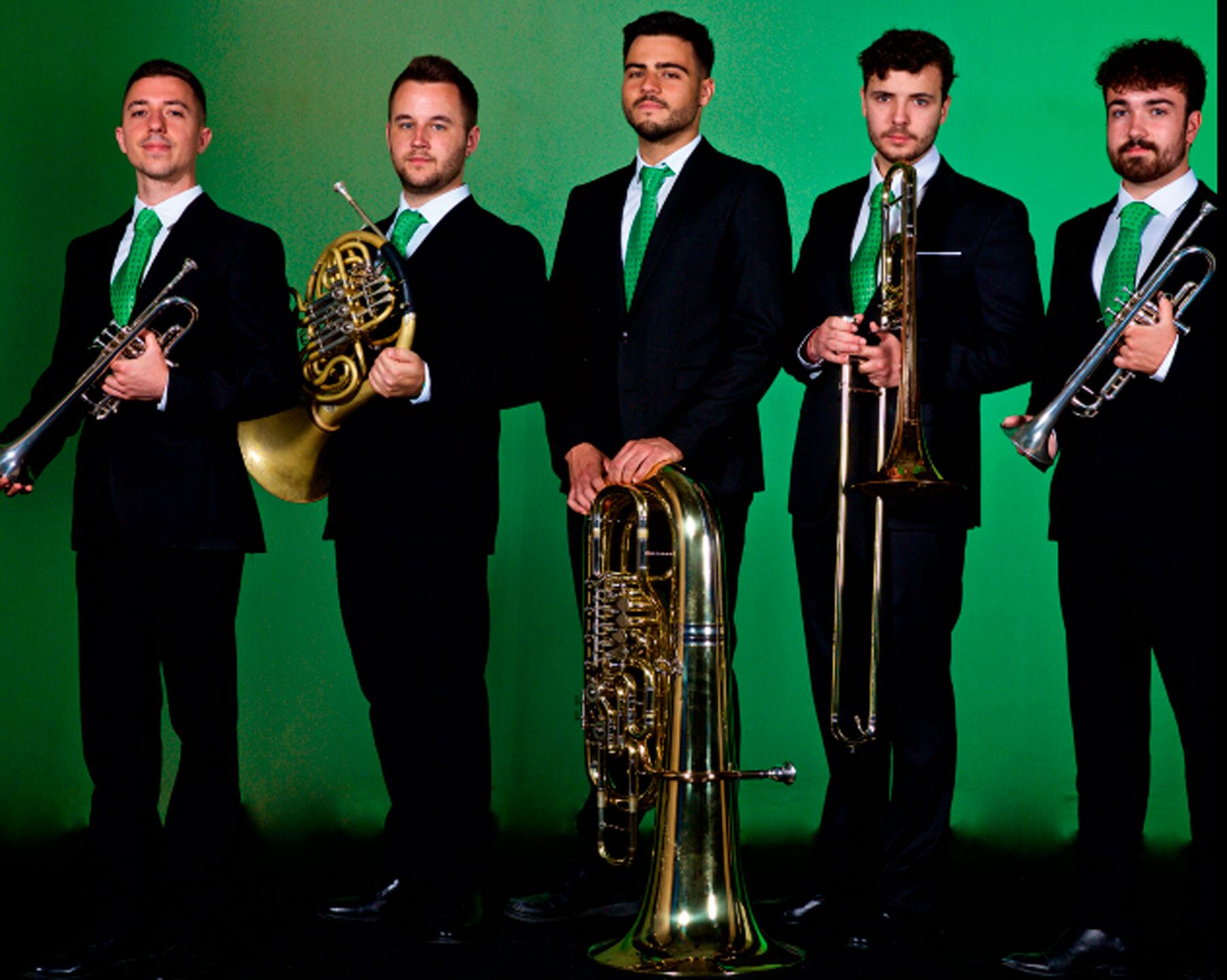 Imagen de los cinco componentes del quinteto de metales de la Orquesta Filarmónica de la Universidad de Alicante