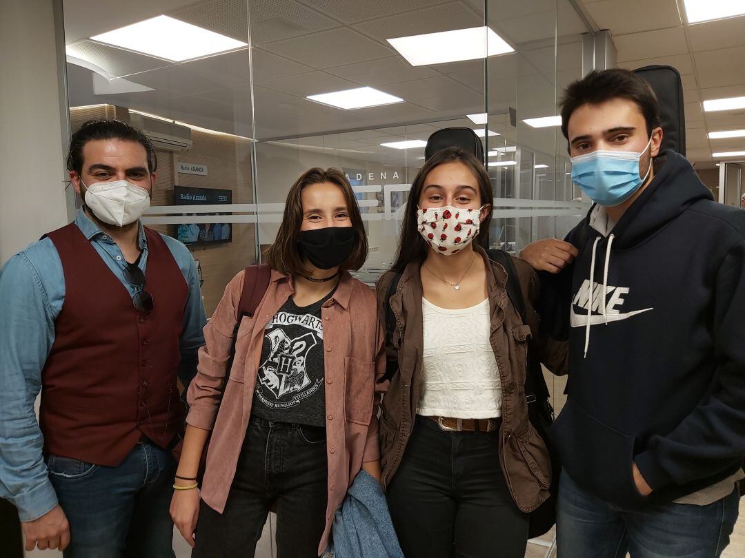 De izquierda a derecha; Jorde, María, Ainhoa y Adrián