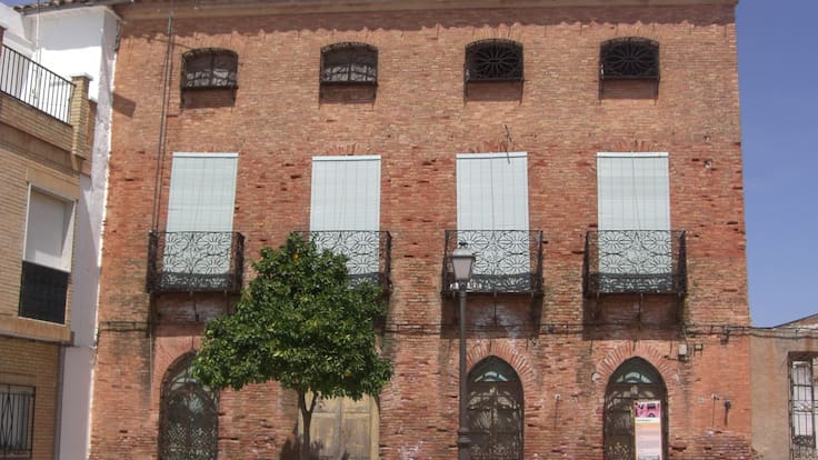 Miguel Ángel Manrique, alcalde de Arquillos: "Queremos llegar a un acuerdo con la familia y que se restaure la Casa Neogótica"