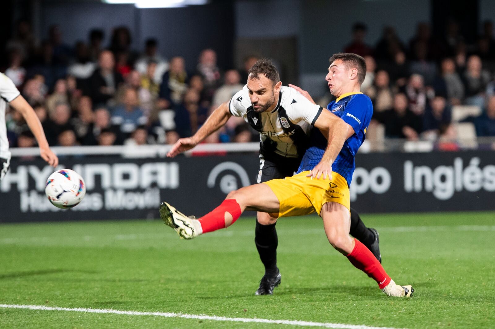 La derrota de dissabte de l'FC Andorra a domicili contra el Cartagena i la victòria de l'Amorebieta ahir contra el Rancing deixa els d'Eder Sarabia com a cuers de la segona divisió.