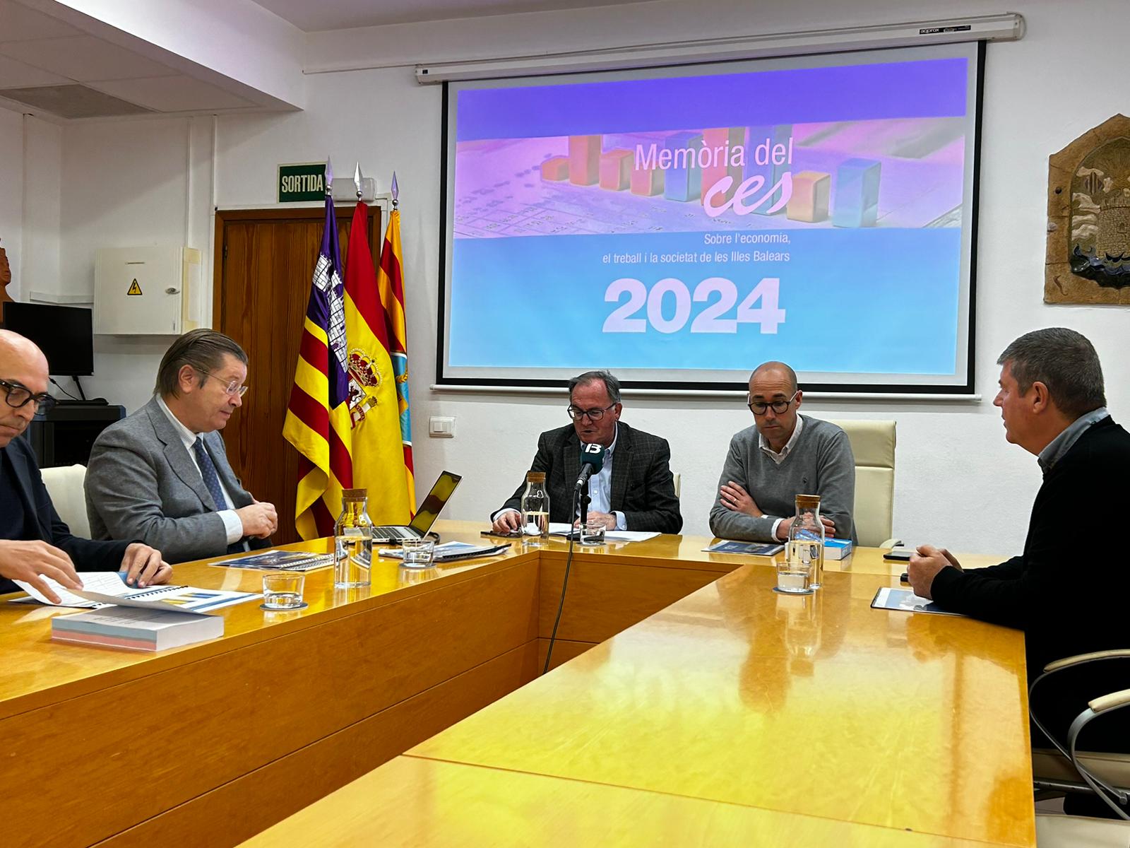 Un momento durante la presentación de la memoria