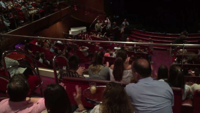 Momento del motín en el crucero de Pullmantur