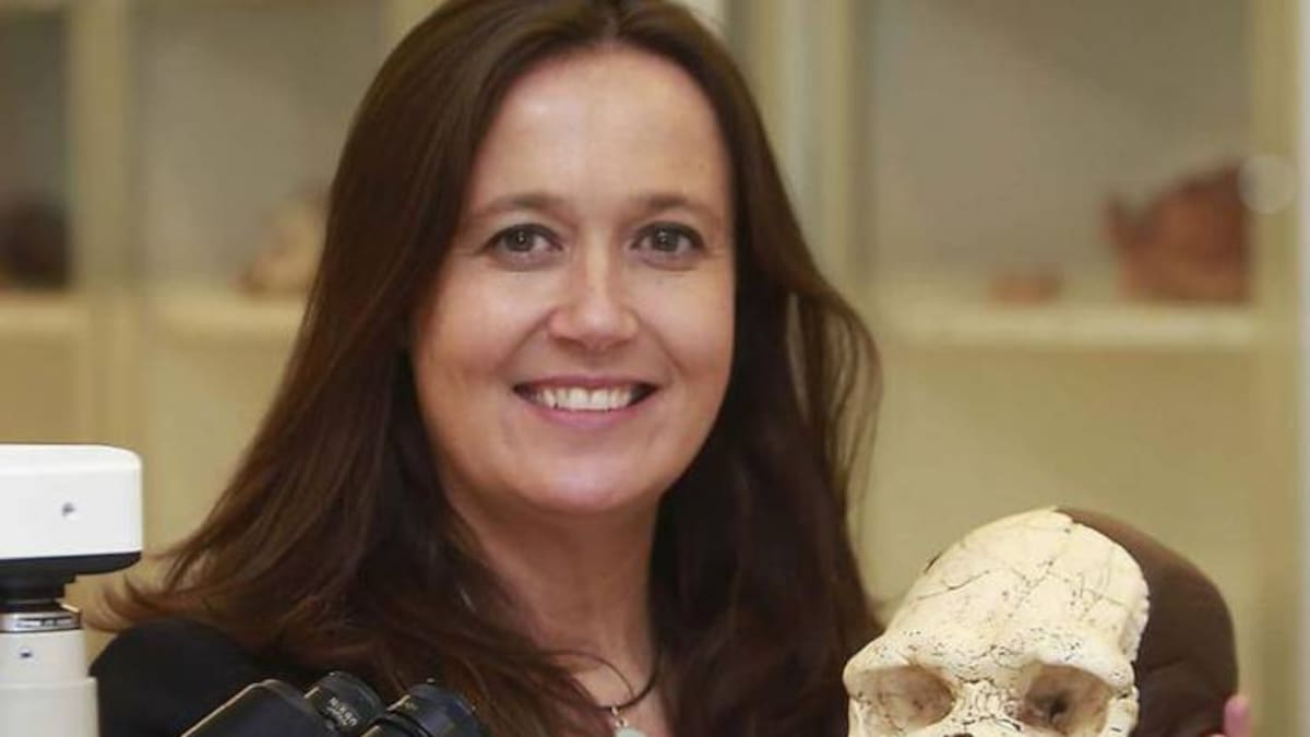 María Martinón ingresa hoy en la Real Academia Galega de Ciencias