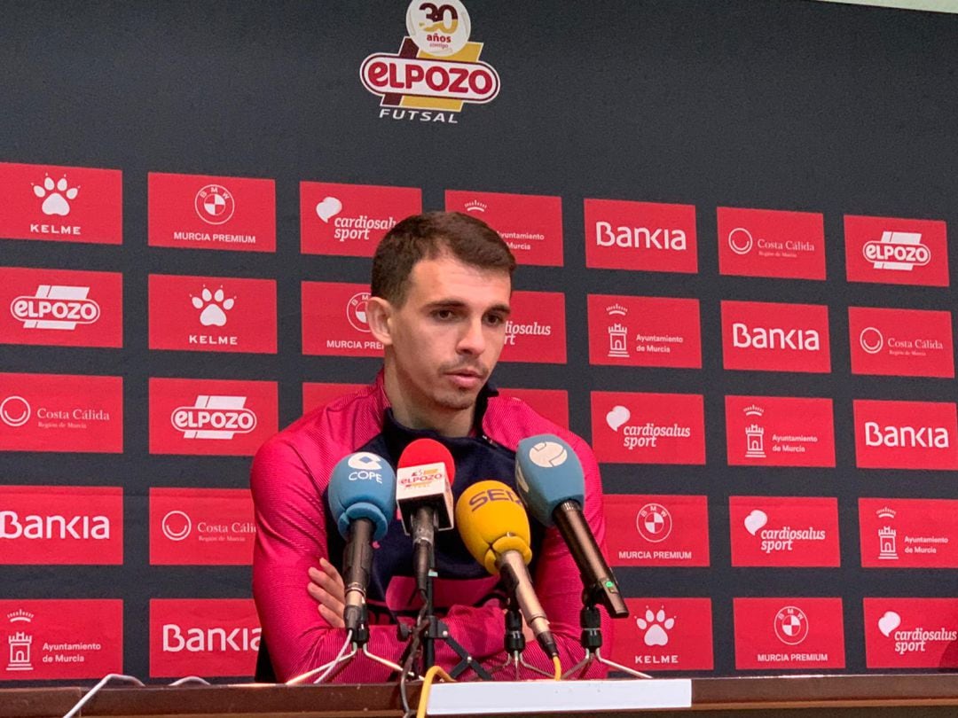 Marcel en la sala de prensa de ElPozo Murcia