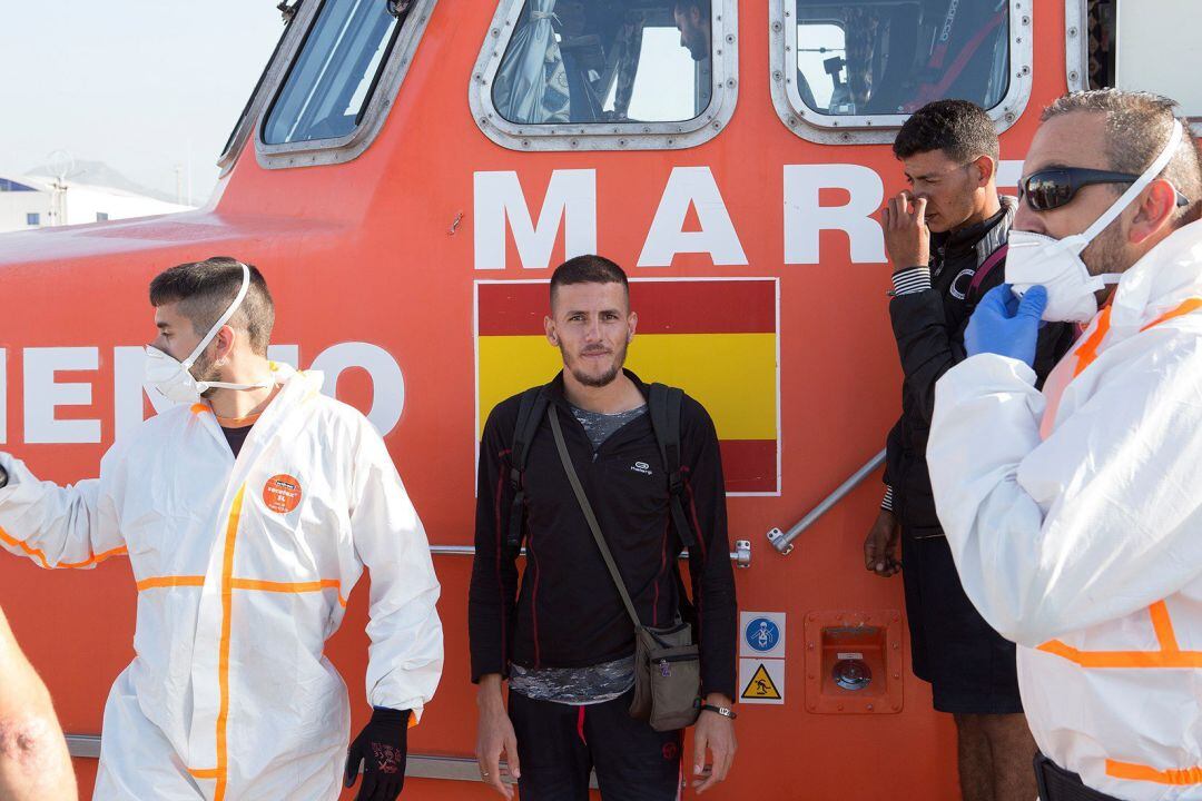 Inmigrantes magrebíes rescatados este miércoles frente a la costa de Granada