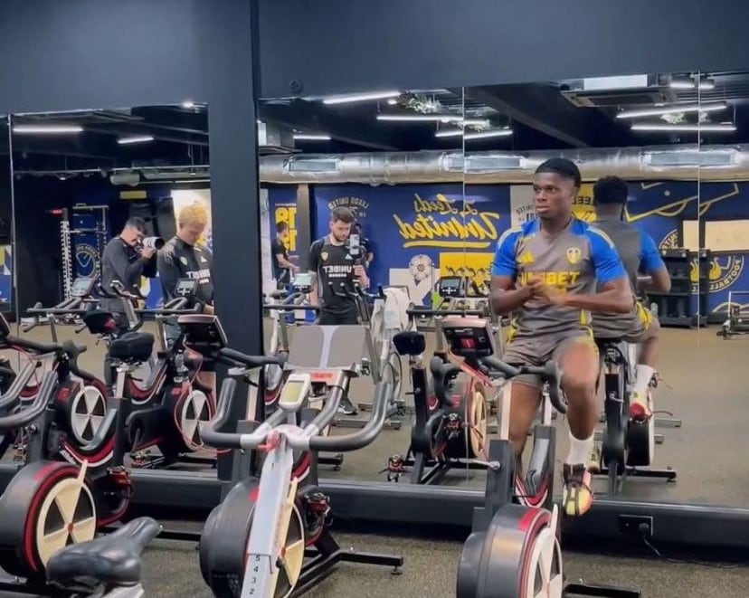 Ramazani en el gimnasio del Leeds United.