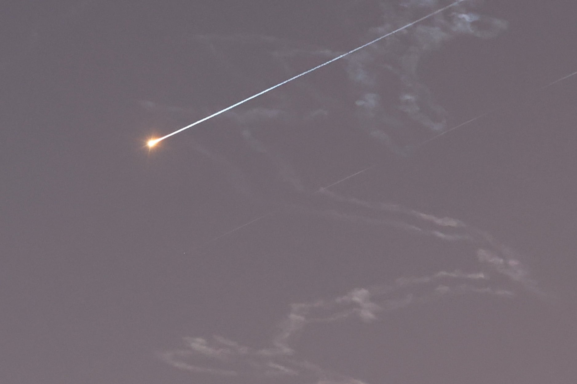 Las defensas de la OTAN interceptan un misil balístico iraní lanzado hacia Turquía