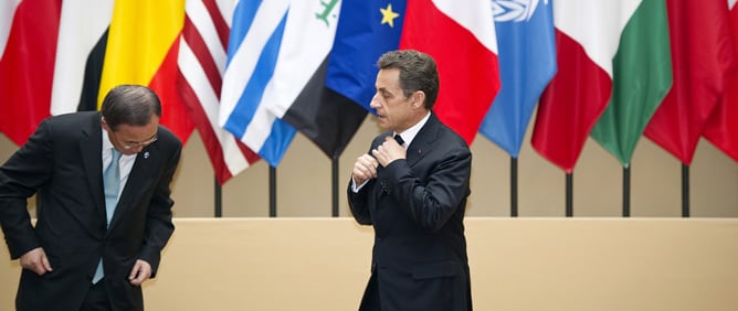 Nicolás Sarkozy y Ban Ki-moon, antes de la foto de familia de la Cumbre de París