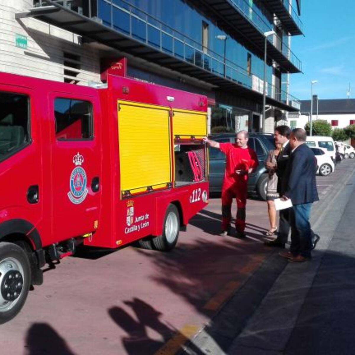Courel garantiza formación para el personal del camión de bomberos