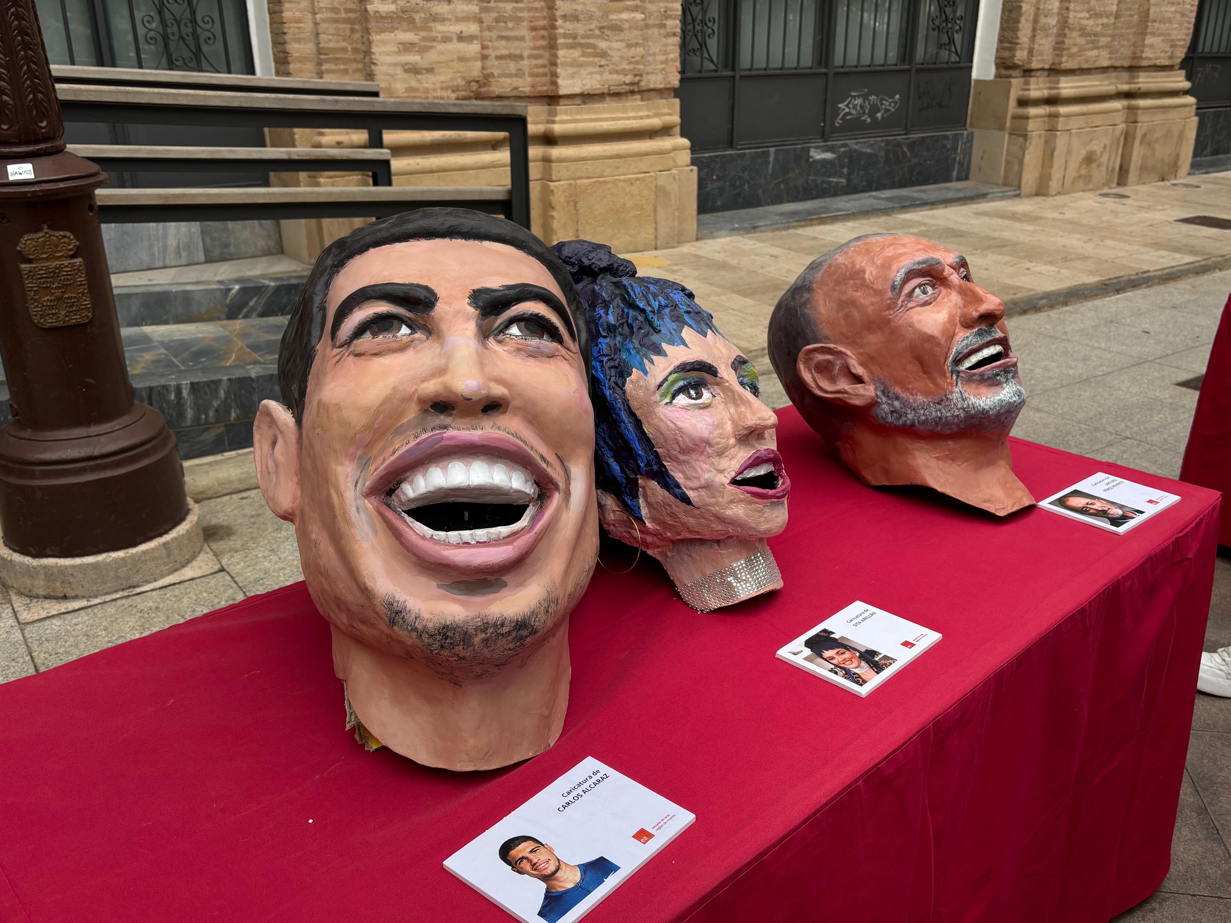 Diez nuevos cabezudos caricaturizados con los rostros de los murcianos más emblemáticos desfilarán en la Feria