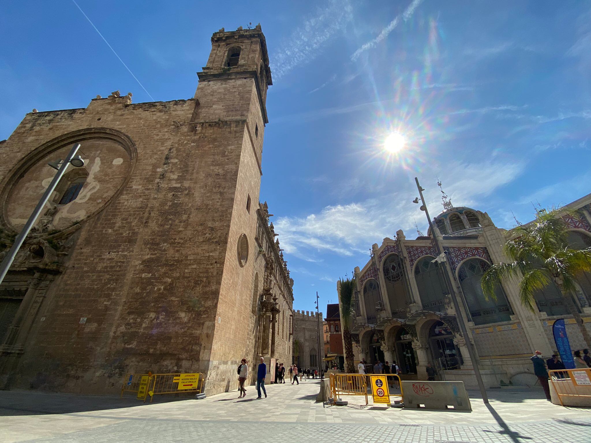 Las obras de la plaza del Mercado de València y el entorno de la Lonja están a punto de terminar.