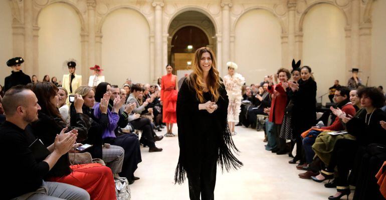 La diseñadora Juana Martín rinde homenaje al cantaor 30 años después de los conciertos ofrecidos en el Cirque d&#039;hiver de Paris