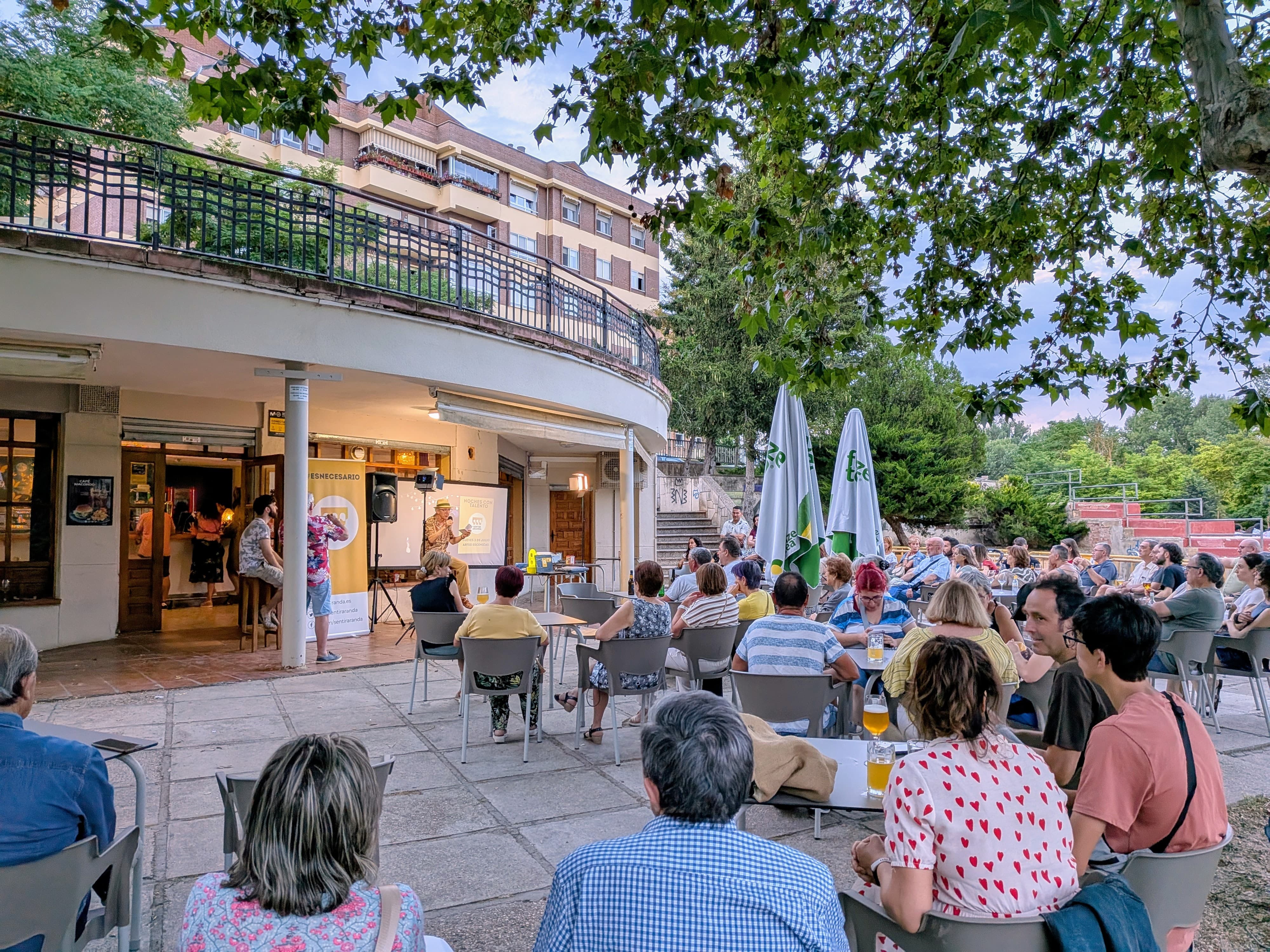 Primera sesión de las "Noches con Talento" centrada en las artes escénicas con Luis Gámez y Héctor Izquierdo