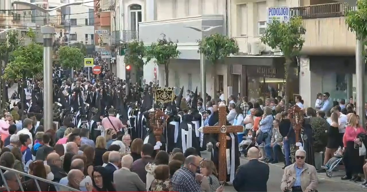 Afluencia de personas en la Semana Santa de Linares 2022