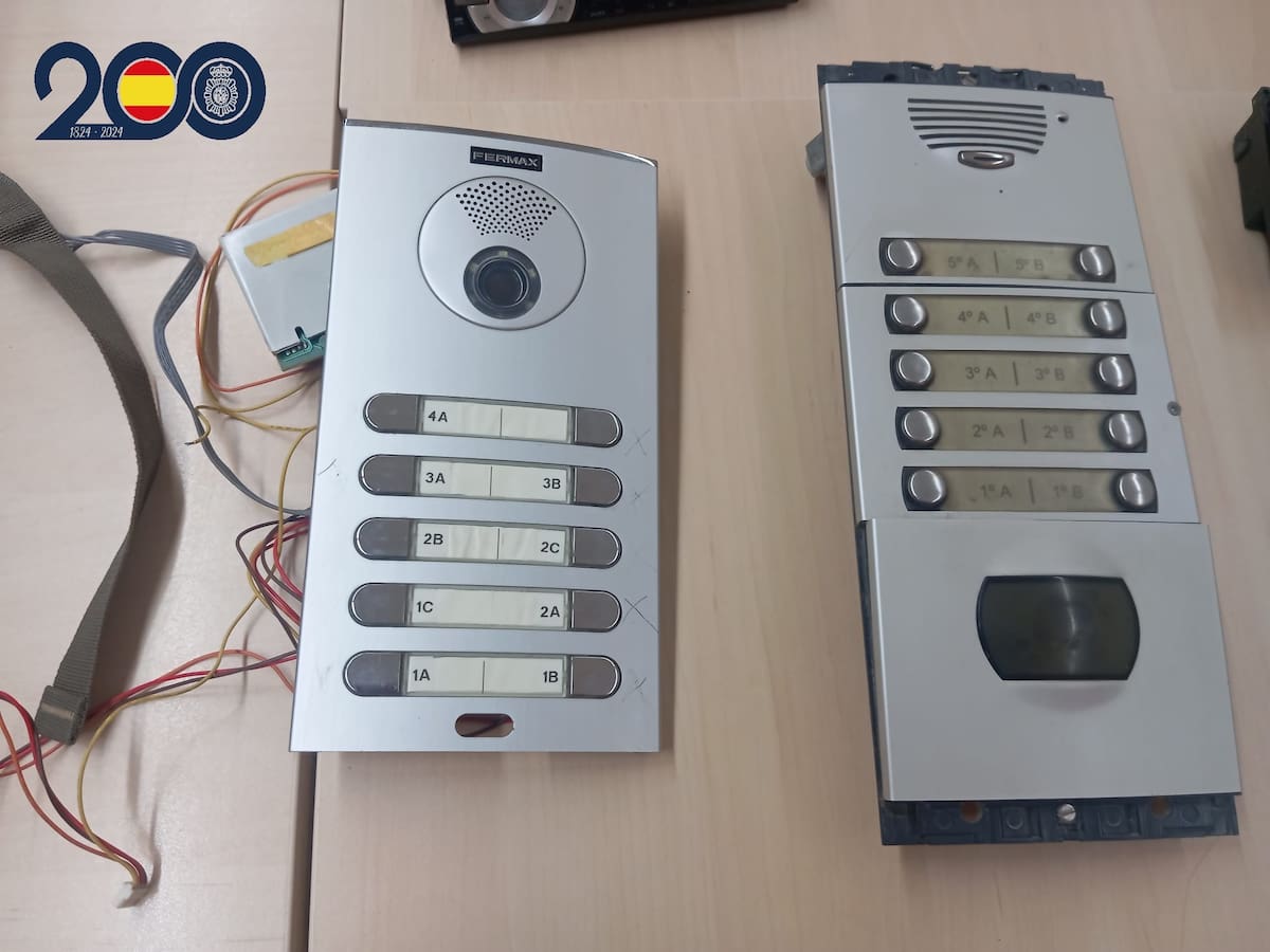 Detienen a un varón en Lorca por robar supuestamente vídeo porteros valorados en 4.000 euros