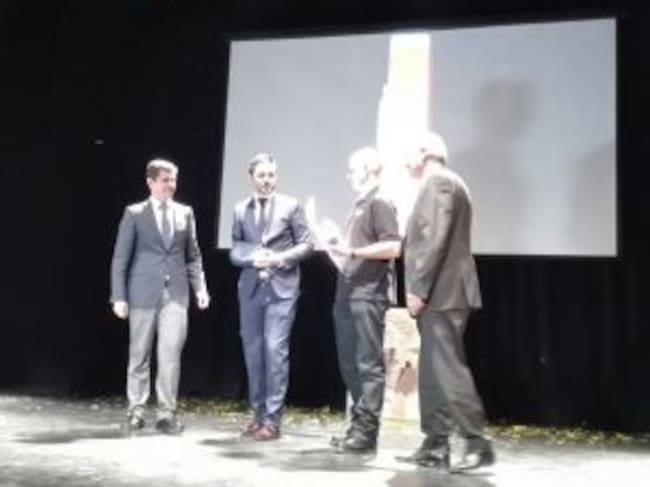Momento de la entrega de primer premio
