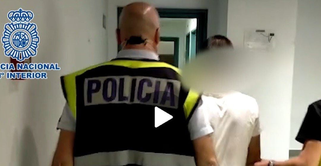 La Policia Nacional ha facilitado las imágenes de la detención del presunto autor material de los hechos hace unos días.