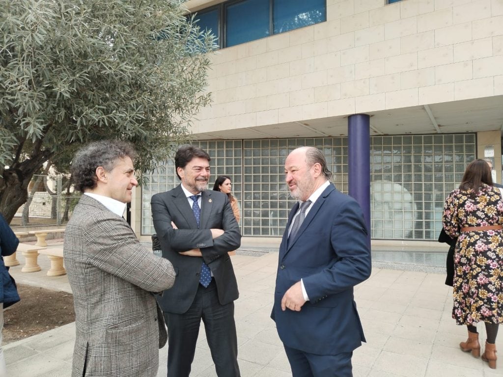 Luis Castillo, presidente de APHA, junto a Luis Barcala, alcalde de Alicante