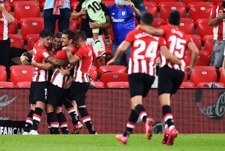 Los jugadores del Athletic celebrando su gol