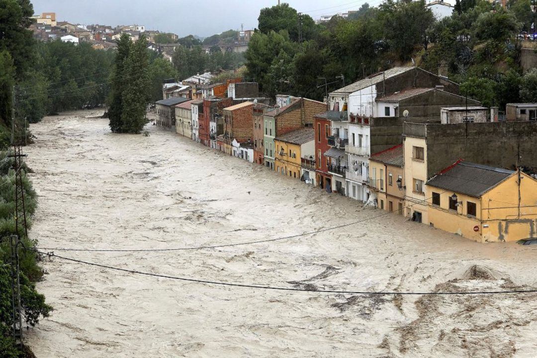 Vista del río Clariano a su paso por Ontinyent tras las fuertes lluvias registradas el pasado septiembre