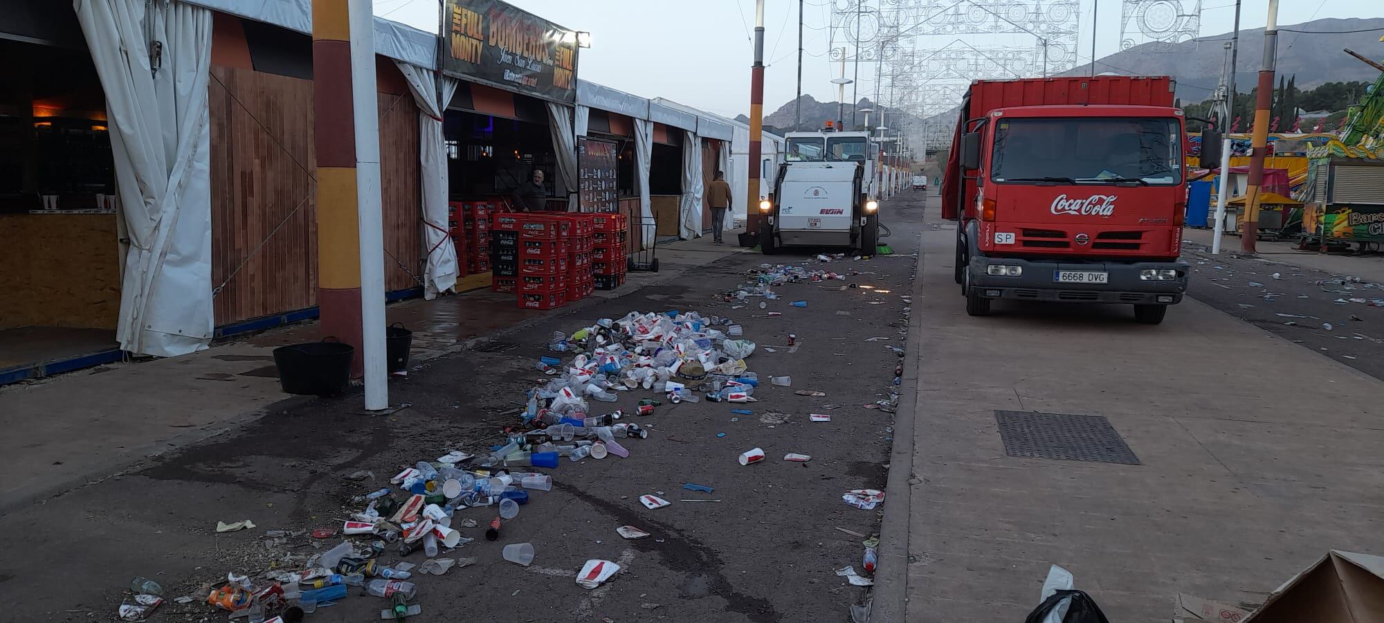 Servicio de limpieza del recinto ferial.