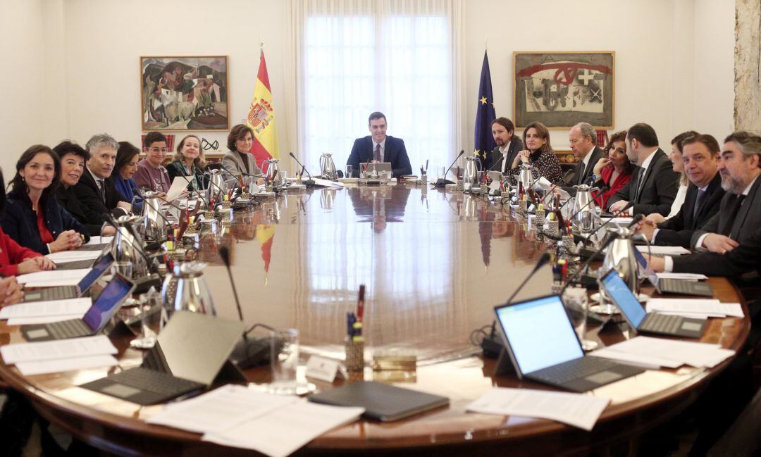  Sala de reuniones de La Moncloa durante el primer consejo de ministros del Gobierno de coalición del PSOE y Unidas Podemos