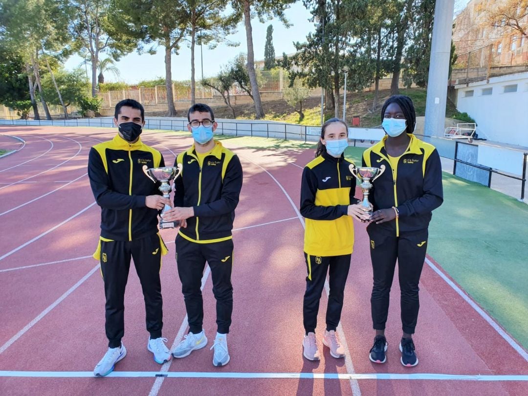 Fran Vilches, Bernat Pérez, Olga Moratal y Binta Watt, en representación del club