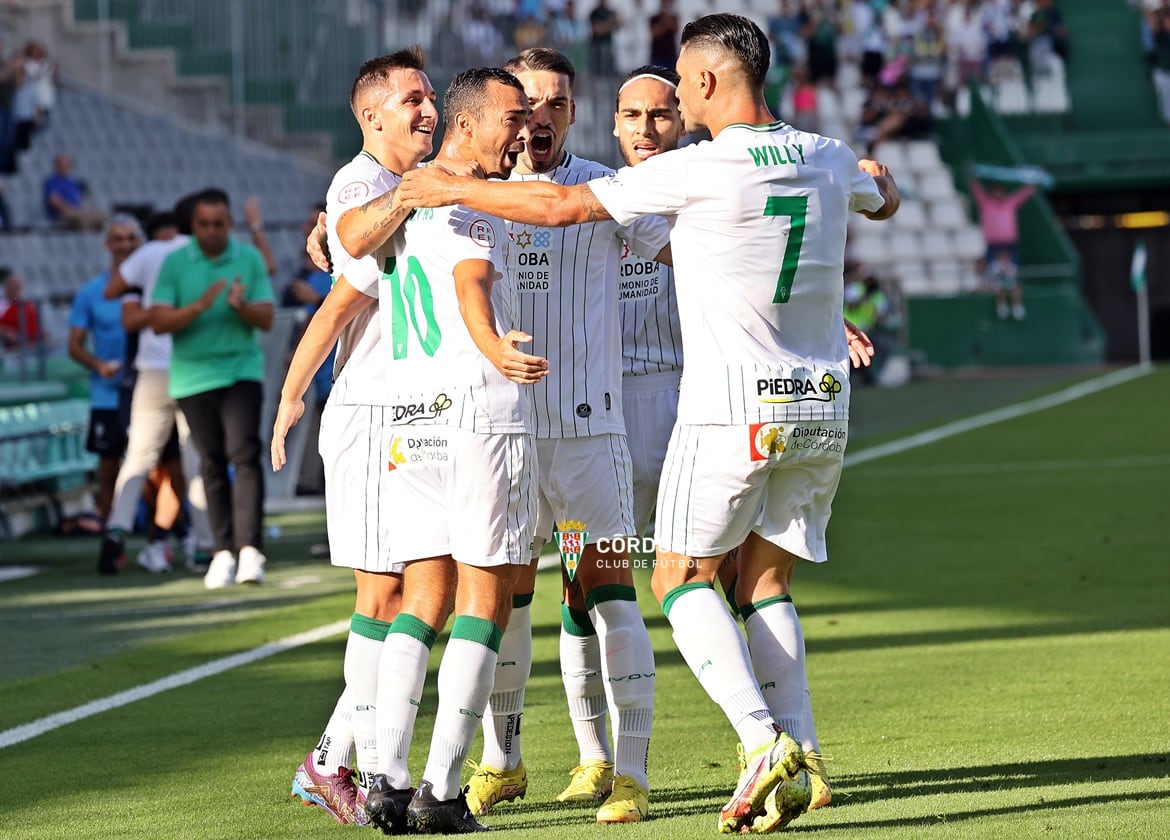 Los jugadores del Córdoba celebran un gol al Talavera (prensa CCF)