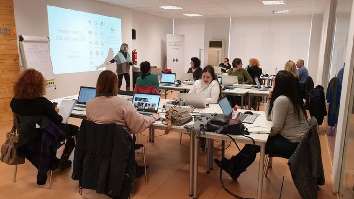 Una veintena de autónomos hacen realidad su proyecto gracias a la ayuda de Urbalab Gandia