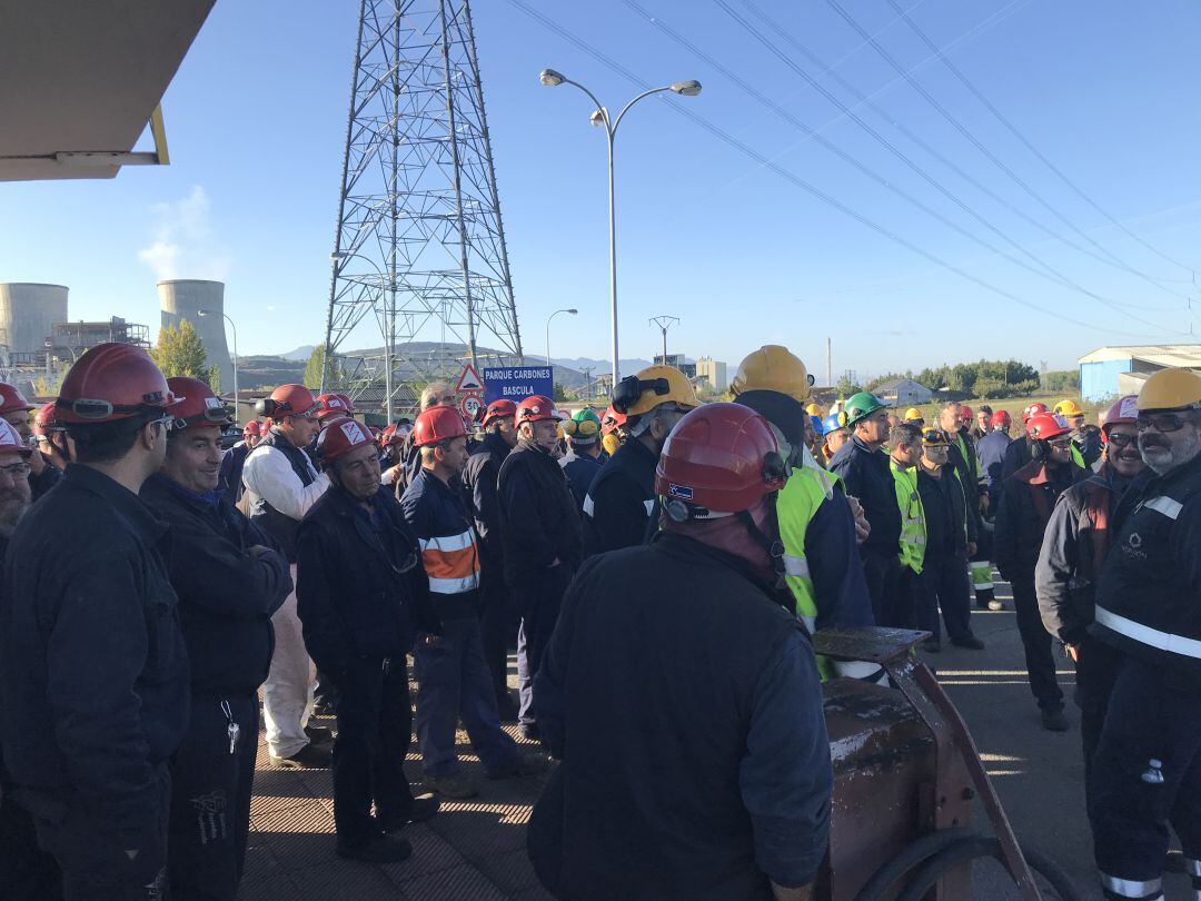 Trabajadores de las axiliares de Endesa en Compostilla