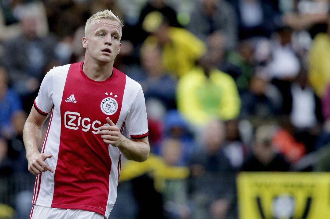 Van de Beek, durante un partido con el Ajax