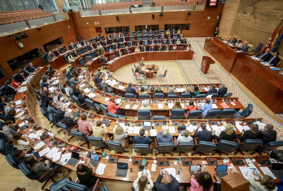 Vista del hemiciclo de la Asamblea de Madrid durante una sesión plenaria en Madrid (España), a 3 de octubre de 2019.