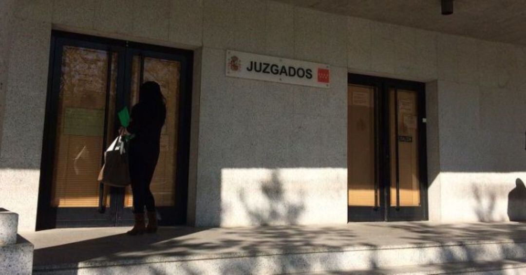 Entrada de los juzgados de Alcorcón