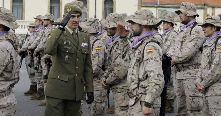 Despedida de los 70 miembros pertenecientes al Mando de Ingenieros, ayer, en Salamanca. 