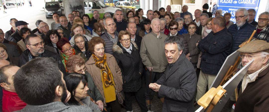 Reunión del alcalde con vecinos de la zona