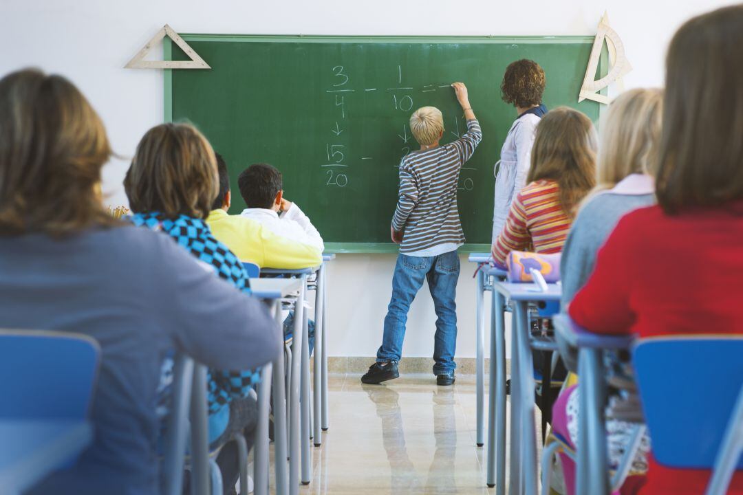 Hacienda obligará a los padres a devolver lo desgravado por las cuotas a los colegios concertados