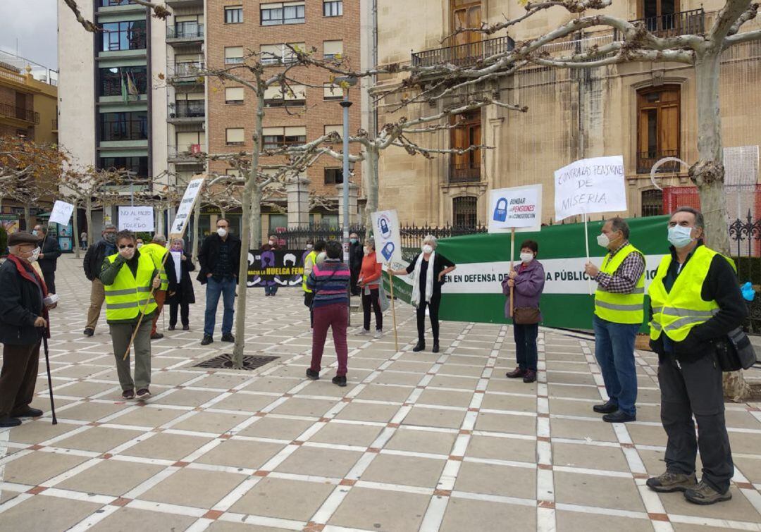 Los pensionistas se vuelven a concentrar este lunes en la plaza de San Francisco de Jaén capital